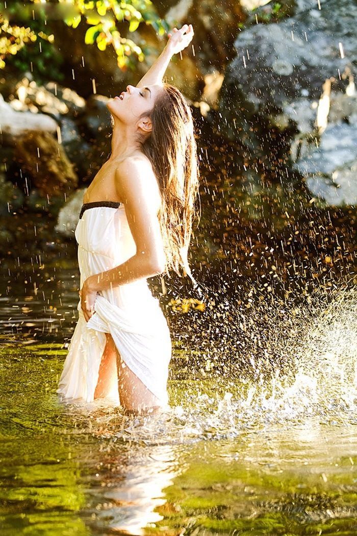 Marie Avgeropoulos in Tianjin