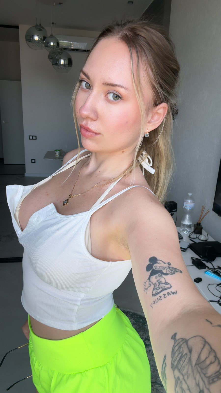 KateV in her underwear in Tianjin