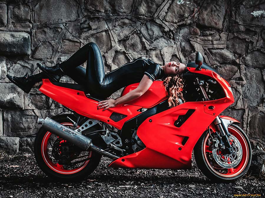 Beautiful girl Beautiful girls and motorcycles in Tianjin